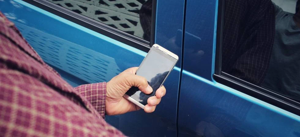 Schlüssel im Auto eingeschlossen