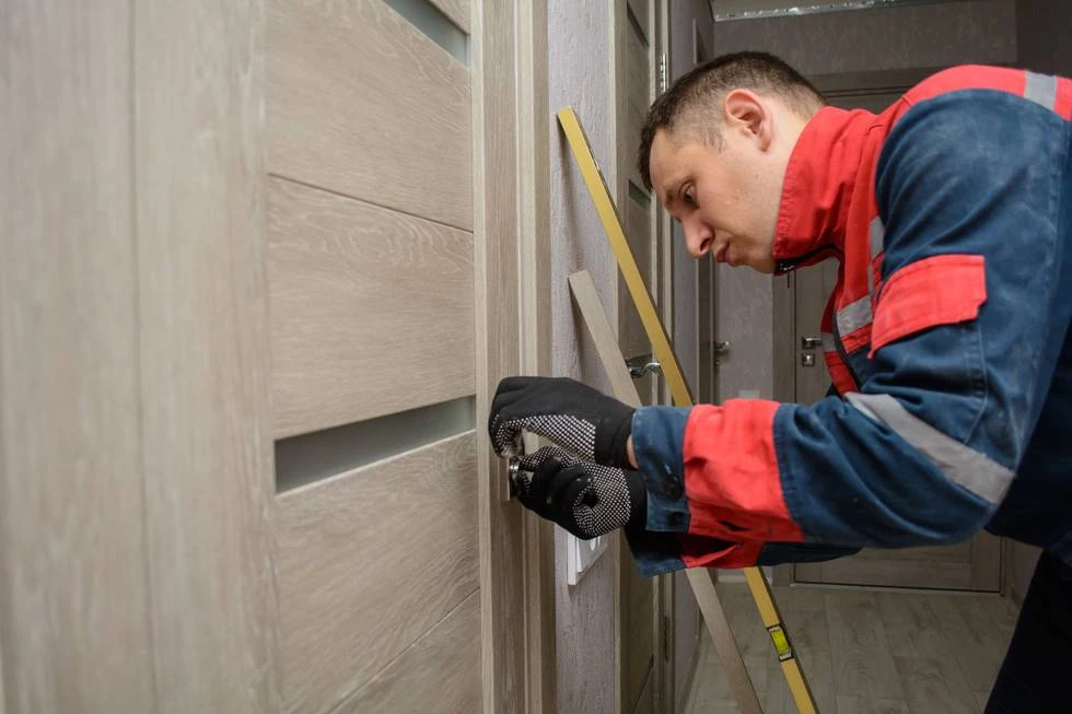 Reparatur und Austausch von Türschlössern